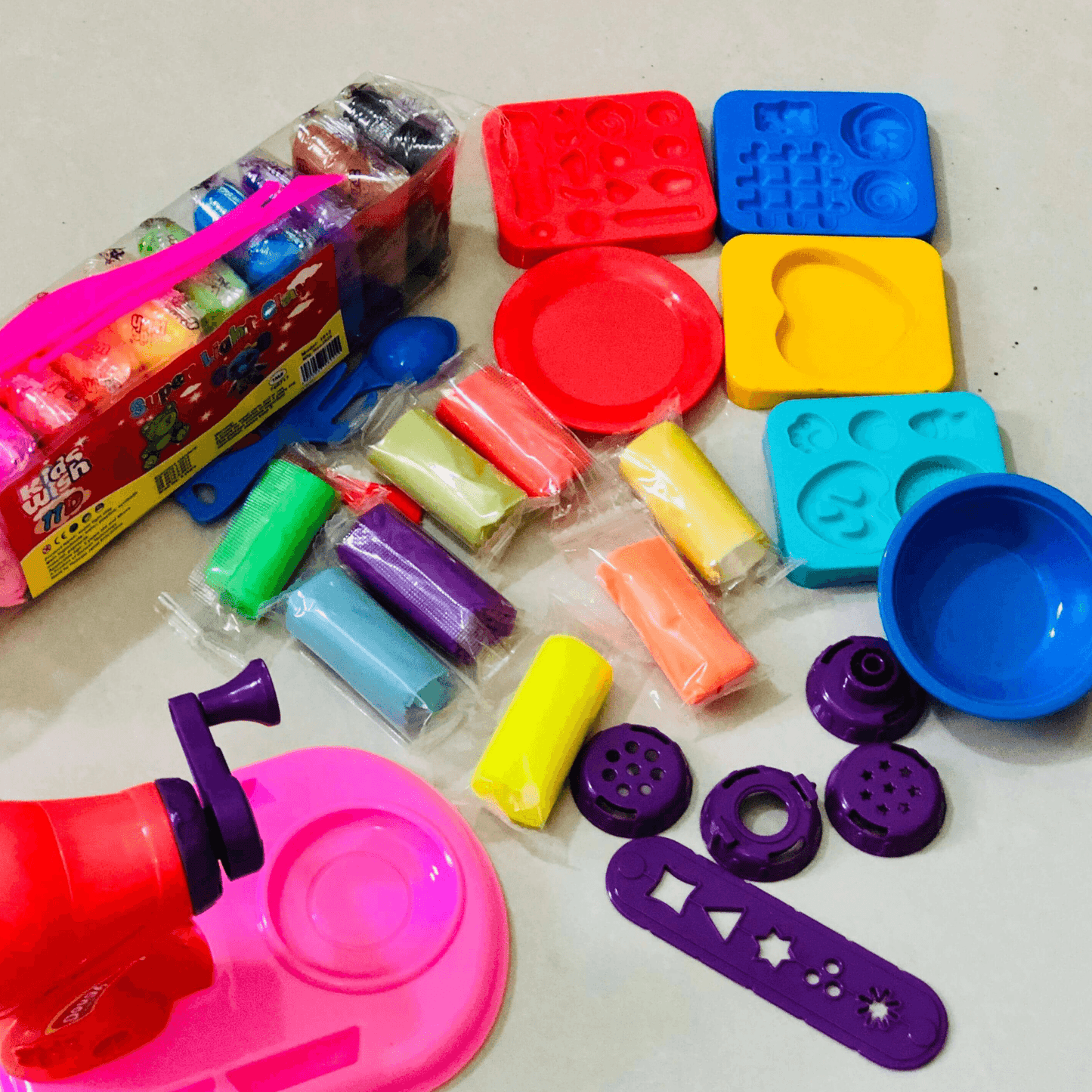Play Doh Ice Cream Maker – Creative Dough Machine Set